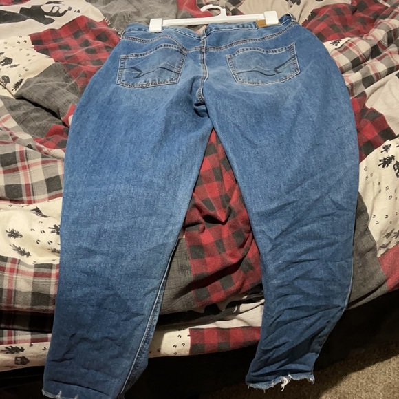 American eagle “Mom Jeans” - Picture 3 of 5